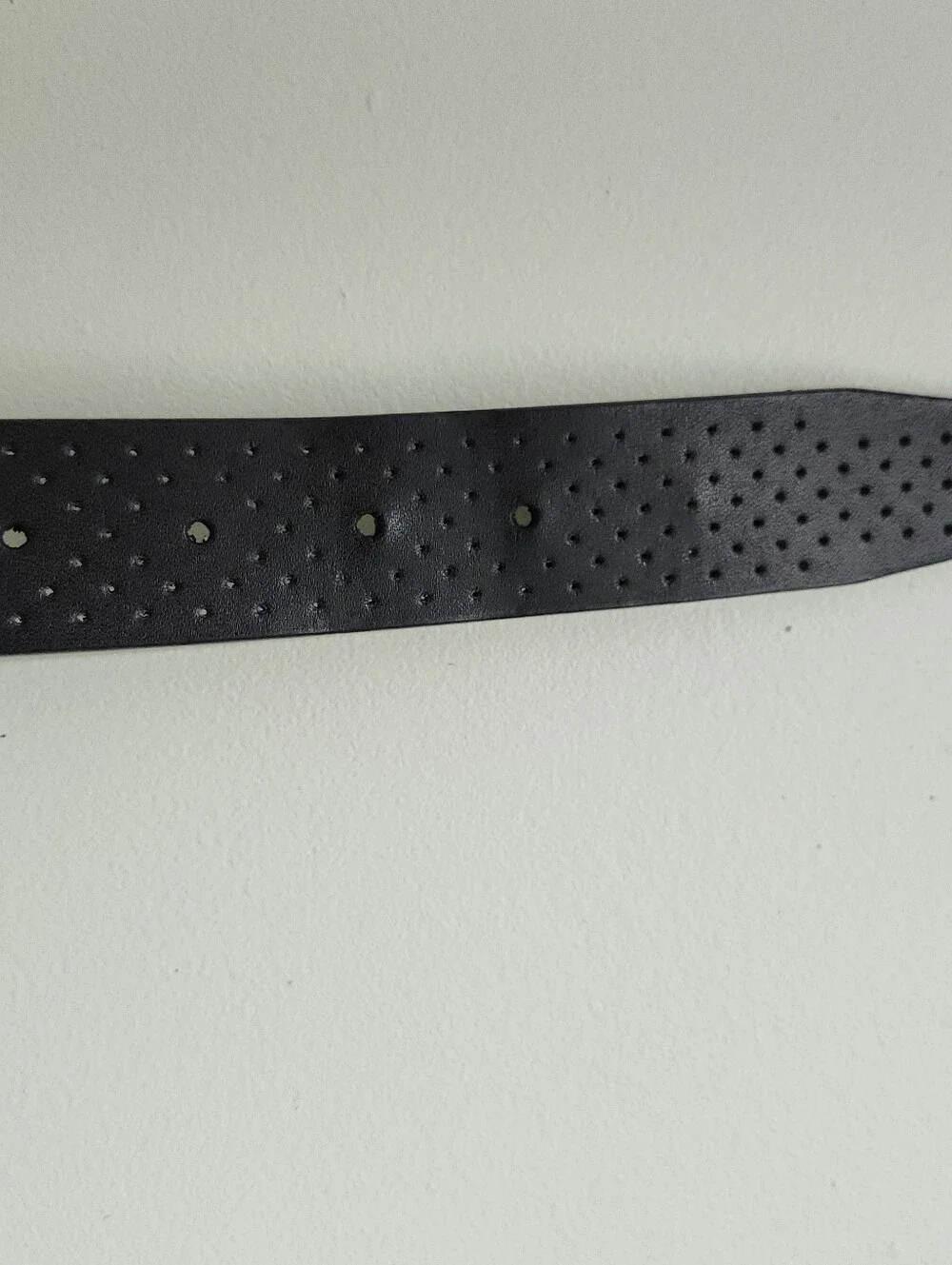 Nike Mens Leather Reversible Black/White Perforated Golf Belt Size 32-33W *READ*